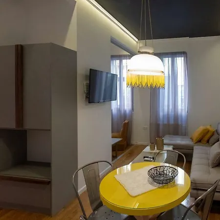 Athenian Yard Apartment Athen