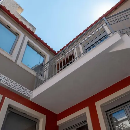 Athenian Yard * Athen